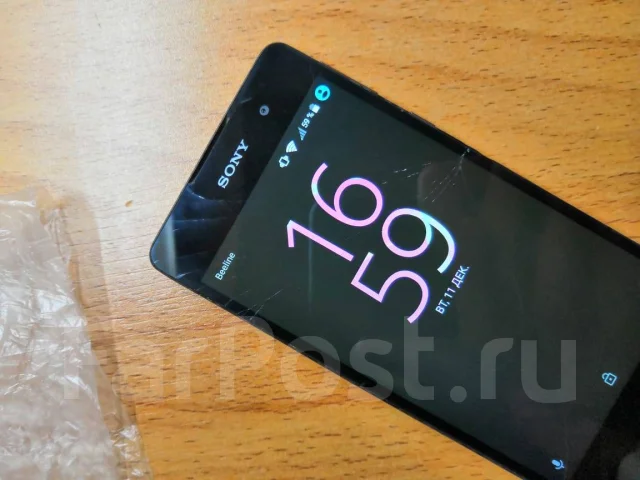 Sony Xperia E5. �/�, ������, 3G, 4G LTE, NFC ����