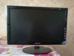 Samsung. 21"