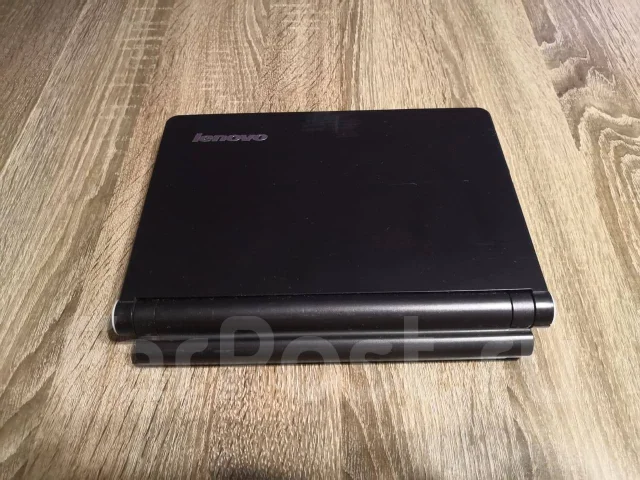 Lenovo IdeaPad S10. 10.2", 1 600����, ��� 1024 ��, ���� 130���, WiFi: 1, Bluetooth: 1, ����������� �� 3��. ����