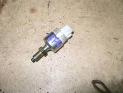 Концевик под педаль тормоза. Honda Accord, CF4 Двигатели: F20B, F20B1, F20B2, F20B3, F20B4, F20B5, F20B6, F20B7