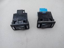 Кнопка включения обогрева сидений. Subaru Forester, SG, SG5, SG9, SG9L Двигатели: EJ20, EJ201, EJ202, EJ203, EJ204, EJ205, EJ20A, EJ20E, EJ20G, EJ20J...