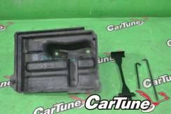 Крепление аккумулятора. Toyota Crown, JZS171, JZS171W Двигатель 1JZGTE