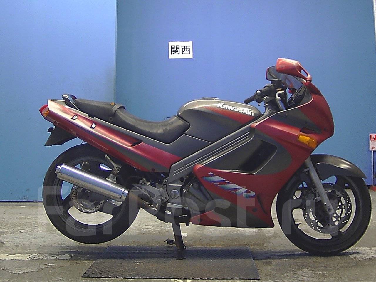 Kawasaki zzr 250. ZZR 250 1. Кавасаки ЗЗР 250 серый. Kawasaki zzr250 серый.