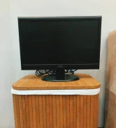 AOC. 18.5", ���������� �� (LCD)
