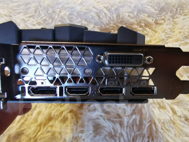 GeForce GTX 1070 ����
