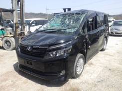 Toyota Voxy. ZWR80