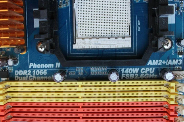 Socket AM2+ ����