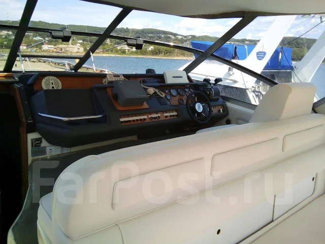 Searay. 1992 ���, ����� 10,65��., ��������� ������������, ������ ����