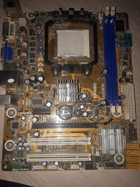 Socket AM2 ����
