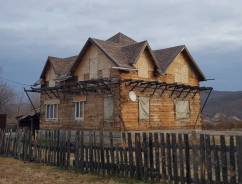 Продам дом в с. Углекаменск. Улица Можайского 10, р-н с. Углекаменск, площадь дома 200 кв. м., скважина, электричество 15 кВт, отопление электрическое...