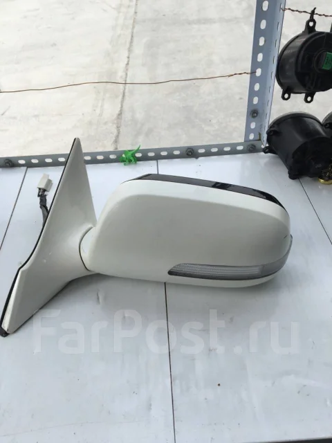 Ремонт автозеркал Установка с поворотами в Уссурийске