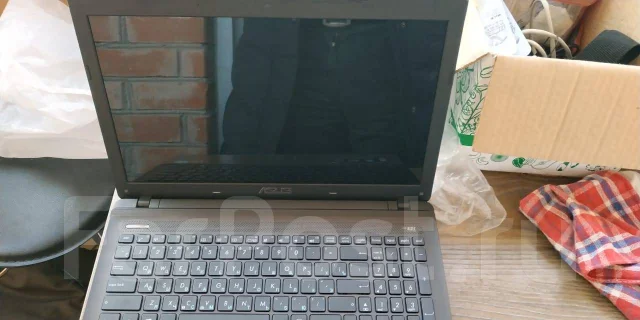 Asus K55. 15.6", 2,4����, ��� 4 ��, ���� 500���, WiFi: 1, Bluetooth: 1 ����