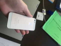 Apple iPhone 5s. �/�, 16 ��, �����������, 3G, 4G LTE, ����������, ��������� ����