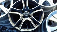 OZ Racing Adrenalina. 7.0x16", 4x100, ET25 ����