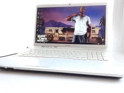 Sony VAIO. 17.1", 2 100,0����, ���� 500���, WiFi, Bluetooth