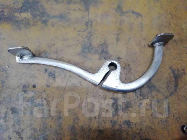 Тормозная лапка иж юпитер. Лапка тормоза иж планета 5. Лапка иж. Иж планета 5 заводная лапка. Лапка иж.