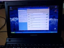 Samsung N100. 10", 1,3����, ��� 2048 ��, ���� 150���, WiFi, ����������� �� 5��. ����