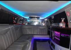 Lincoln Town Car. С водителем