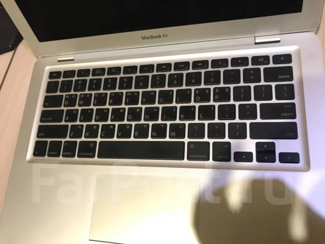 Apple MacBook Air 13 2008 Early MB003. 13.3", ��� 2048 ��, ���� 120���, WiFi: 1, Bluetooth: 1 ����