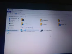 Lenovo G700. 17.3", 2 100,0����, ��� 8 ��, ���� 1 000���, WiFi, Bluetooth, ����������� �� 6��. ����