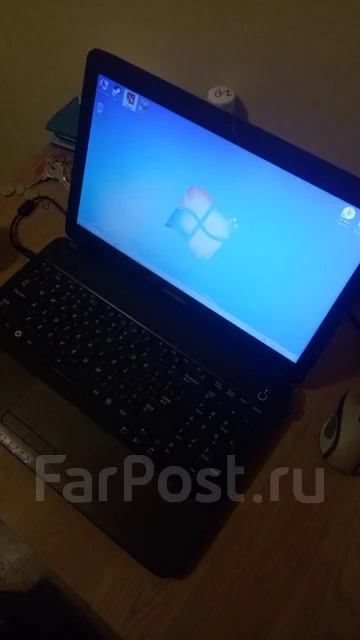 Samsung R540. 15.6", 2,6����, ��� 4 ��, ���� 500���, WiFi: 1, Bluetooth: 1, ����������� �� 6��. ����