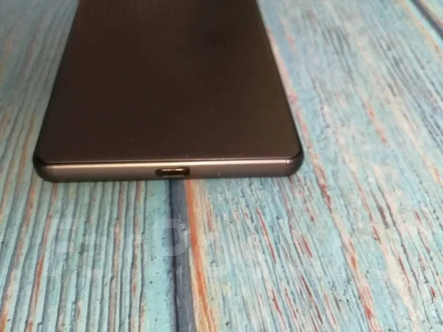 Sony Xperia X. �/�, ������, 3G, 4G LTE, NFC ����