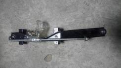 Крепление аккумулятора. Toyota Estima, ACR30W, ACR40W, AHR10W, MCR30W, MCR40W Двигатели: 1MZFE, 2AZFE, 2AZFXE, IMZFE
