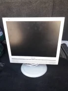 Philips. 17" ����