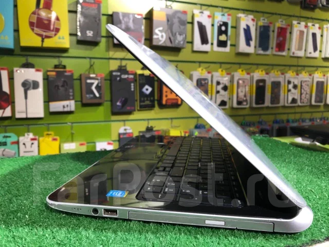 HP Pavilion 15-n060sr. 15.6", 2 300����, ��� 8 ��, ���� 500���, WiFi: 1, Bluetooth: 1, ����������� �� 2��. ����