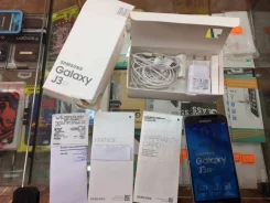 Samsung Galaxy J3. �/�, 8 ��, Dual-SIM