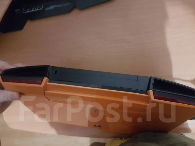 Asus Lamborghini VX7. 15.6", 2 000����, ��� 16 ��, ���� 120���, WiFi: 1, Bluetooth: 1 ����