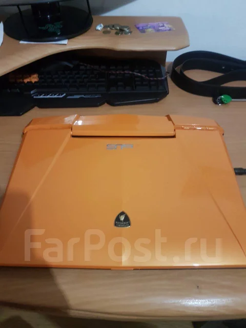 Asus Lamborghini VX7. 15.6", 2 000����, ��� 16 ��, ���� 120���, WiFi: 1, Bluetooth: 1 ����