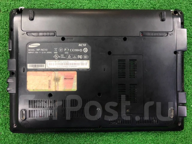 Samsung NC10. 10.2", 1,6����, ��� 1024 ��, WiFi: 1, Bluetooth: 1 ����