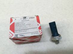 Датчик давления масла. Volkswagen: Caddy, Passat, Jetta, Scirocco, Sharan, Tiguan, Passat CC, Beetle, Polo, Touareg, Touran, Golf Seat: Ibiza, Altea...