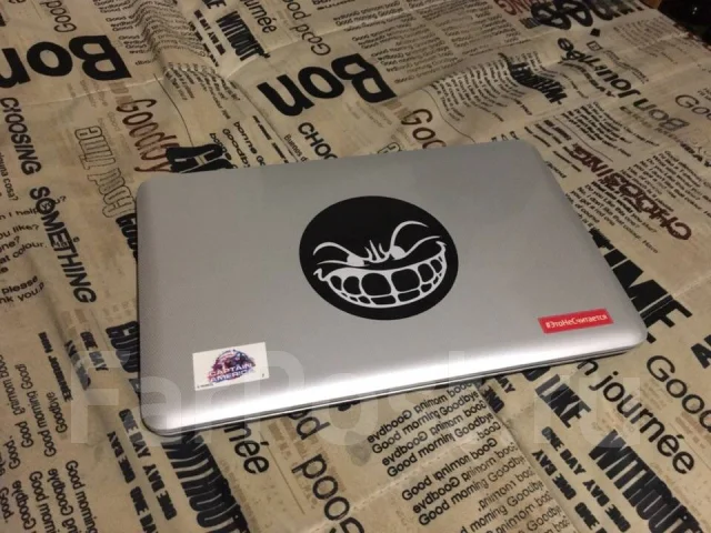 HP Pavilion 15. 15.6", 2,6����, ��� 4 ��, ���� 740���, WiFi: 1, Bluetooth: 1, ����������� �� 2��. ����