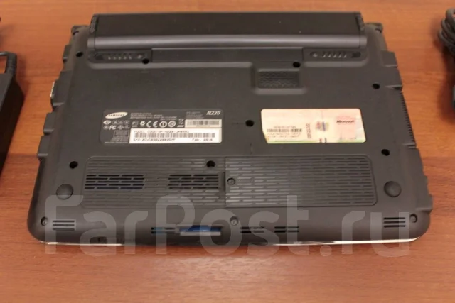 Samsung N220. 10.1", ��� 2048 ��, ���� 250���, WiFi: 1, Bluetooth: 1, ����������� �� 3��. ����