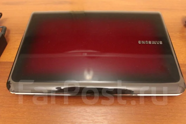 Samsung N220. 10.1", ��� 2048 ��, ���� 250���, WiFi: 1, Bluetooth: 1, ����������� �� 3��. ����