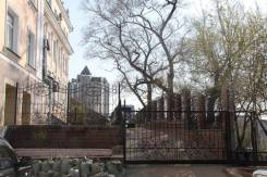 Сдается офисное двухуровневое помещение с отдельной парковкой. 120 кв. м., улица Набережная 16, р-н Центр. Дом снаружи