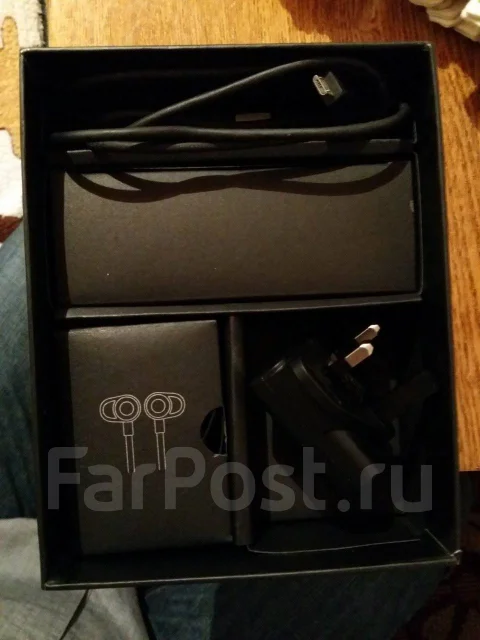 BlackBerry Passport. �/�, �����, 3G, 4G LTE, NFC ����