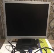NEC. 17", технология ЖК (LCD)