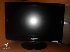 Samsung. 19"