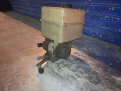 Насос подкачки стоек. Toyota Land Cruiser, HDJ100, HDJ100L, HDJ101, HDJ101K, UZJ100, UZJ100L, UZJ100W Lexus LX470, UZJ100 Двигатели: 1HDFTE, 1HDT, 2UZ...