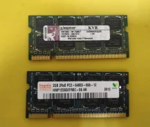SO-DIMM DDR2.