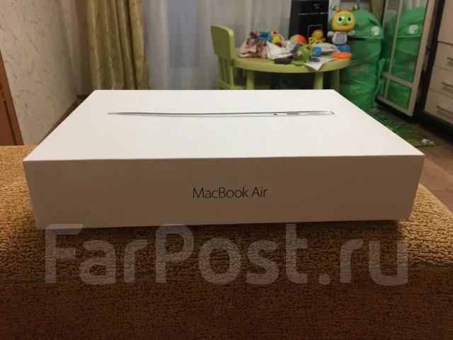 Apple MacBook 13. 13", 1,8����, ��� 8 ��, ���� 128���, WiFi: 1, Bluetooth: 1, ����������� �� 12��. ����