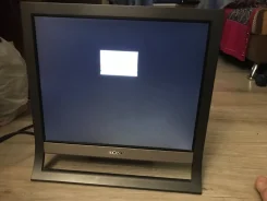 Sony. 19", ���������� �� (LCD)