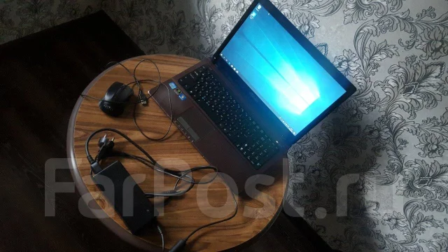 Asus X53S. 15.6", 1 333����, ��� 4 ��, ���� 1 000���, WiFi: 1, ����������� �� 2��. ����