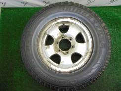 Одно летнее 265/70R16 Bridgestone Dueler A/T с диском (A935). 7.0x16" 6x139.70 ET25 ЦО 110,0 мм.