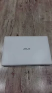 Asus X200MA. 11.6", 2,2����, ��� 4 ��, ���� 320���, WiFi, Bluetooth, ����������� �� 4��. ����