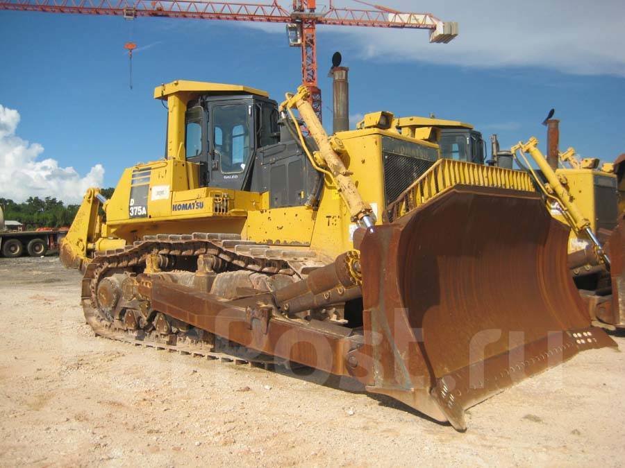 Характеристика бульдозер 375. Бульдозер Komatsu d375. Komatsu d375a-5. Бульдозер Komatsu d375a-5. Бульдозер Комацу 375.