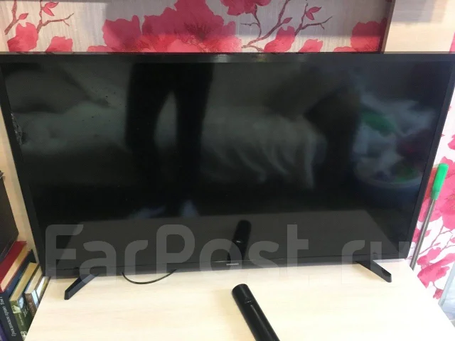 Samsung UE40J5200. LED ����